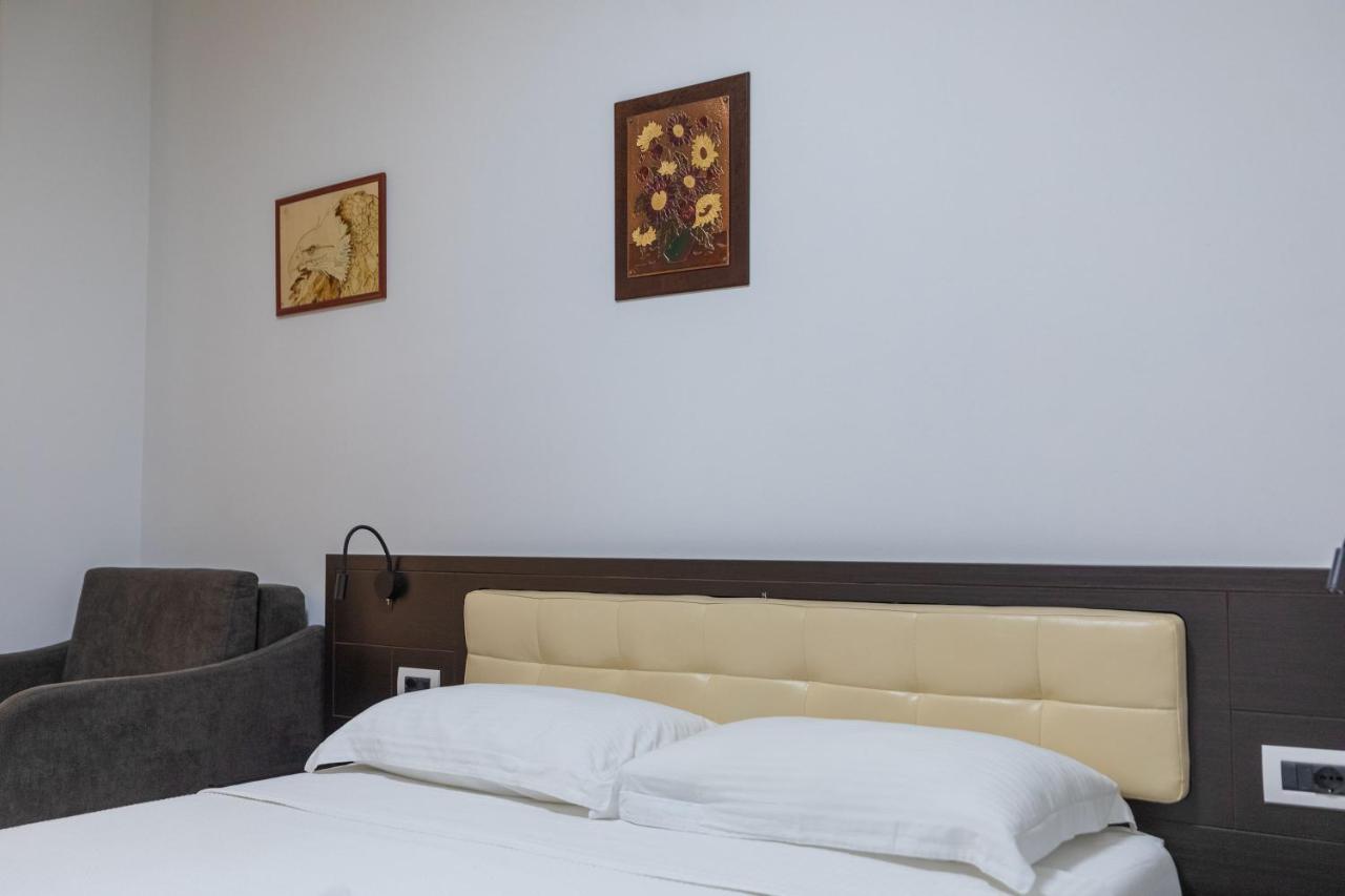 Hotel Pirro Vlore Ngoại thất bức ảnh