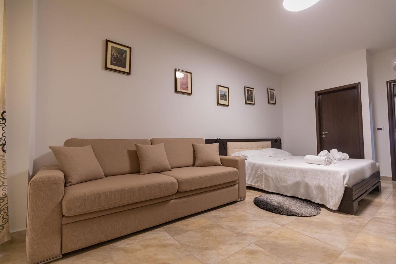 Hotel Pirro Vlore Ngoại thất bức ảnh